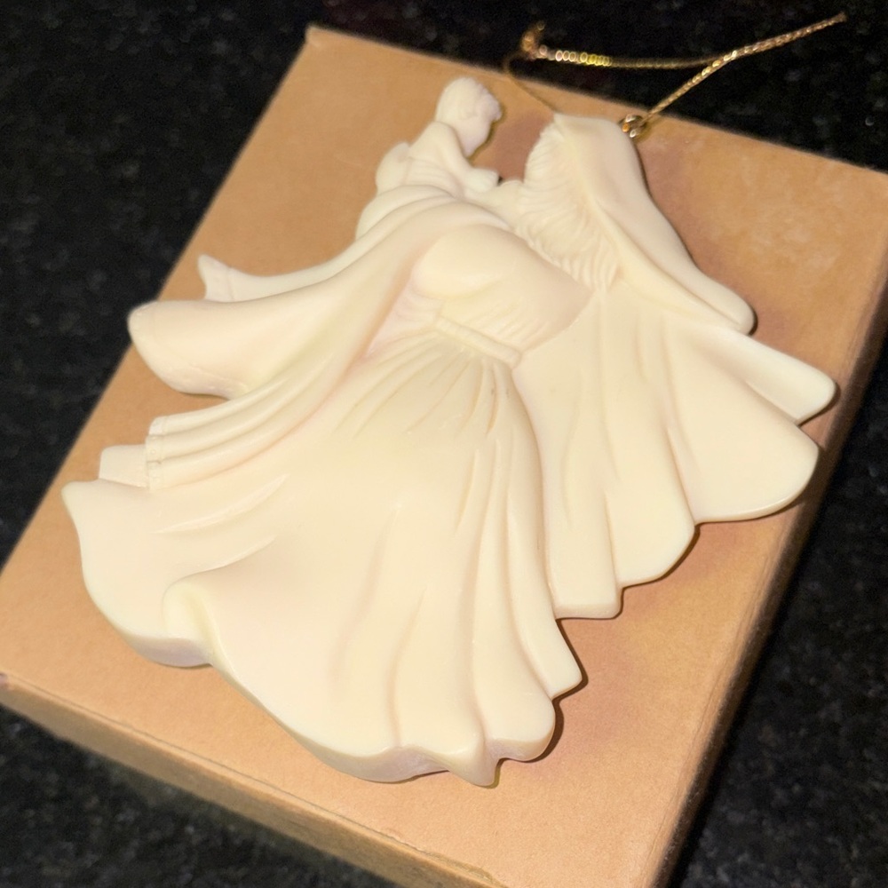 Avon Vintage Season’s Joy Ornament - Mother And Child - NIB - Picture 4 of 8